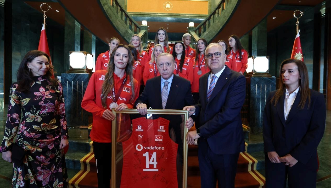 cumhurbaskani erdogan a milli kadin voleybol takimini kabul etti UiHYb2xQ
