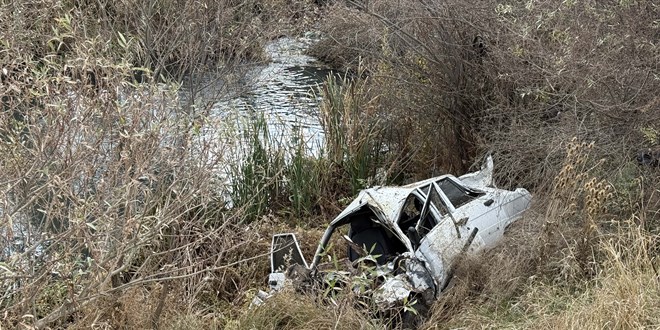 kahramanmarasta kopruden dusen otomobildeki 1 kisi oldu vMZ3RyRE.jpg