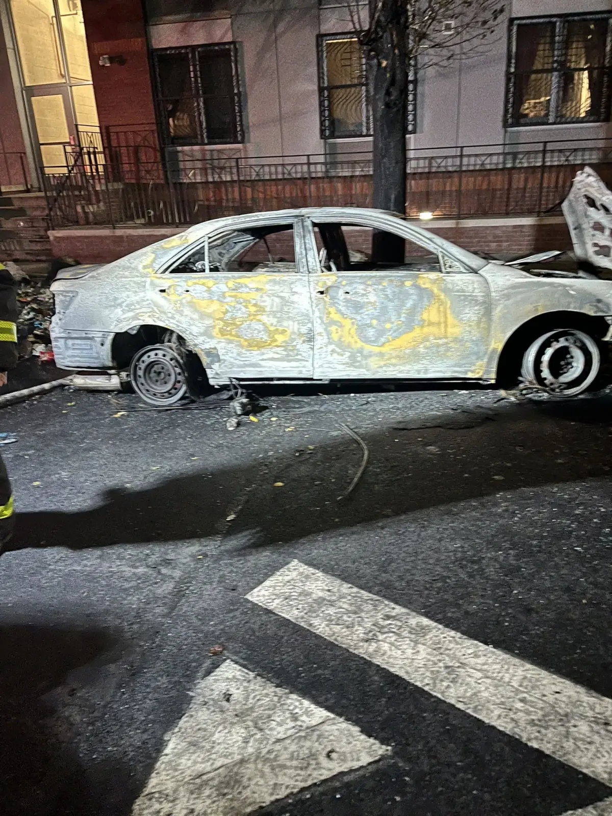 new yorkta arac patlamasi 7 itfaiyeci yaralandi bg2e2qNd.jpg