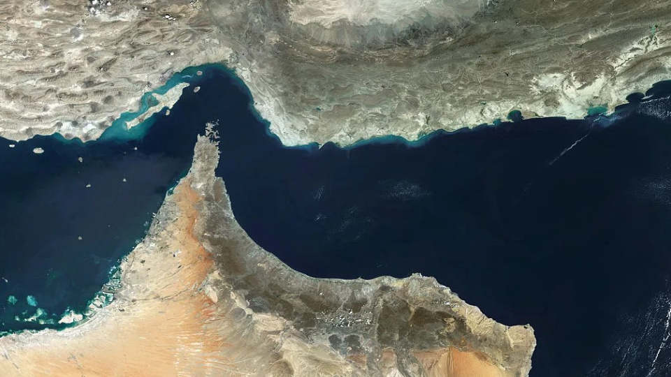 Yunan Süpertanker Hürmüz Boğazı’ndan Geçiş Yaptı